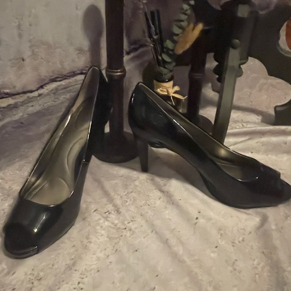 BANDOLINO Rainaa Black Peep Toe Platform‎ Pump - Picture 2 of 6